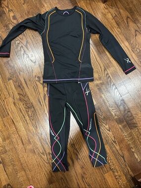 CW-X Black Women's compression running set with Multicolor Piping